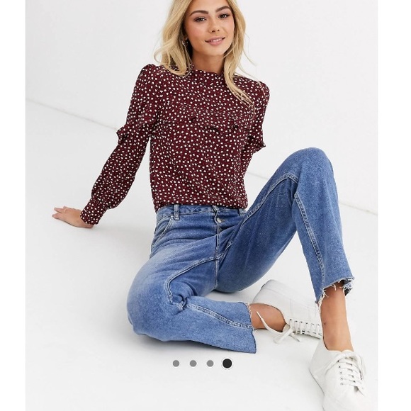 Oasis grill blouse in red [maroon] heart print - Picture 2 of 4